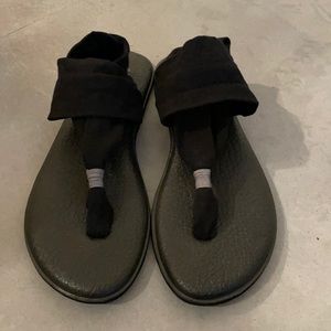 Sanuk Yoga Sling Sandals - size 9